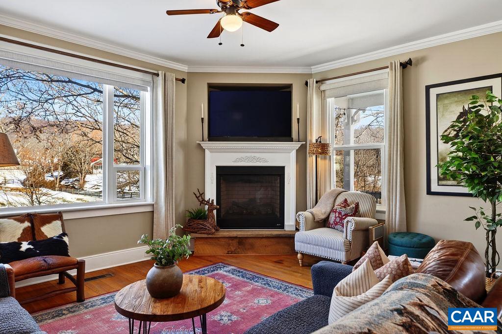 142 MT IDA LN, STAUNTON, Virginia 24401, 5 Bedrooms Bedrooms, ,3 BathroomsBathrooms,Residential,142 MT IDA LN,674243 MLS # 674243