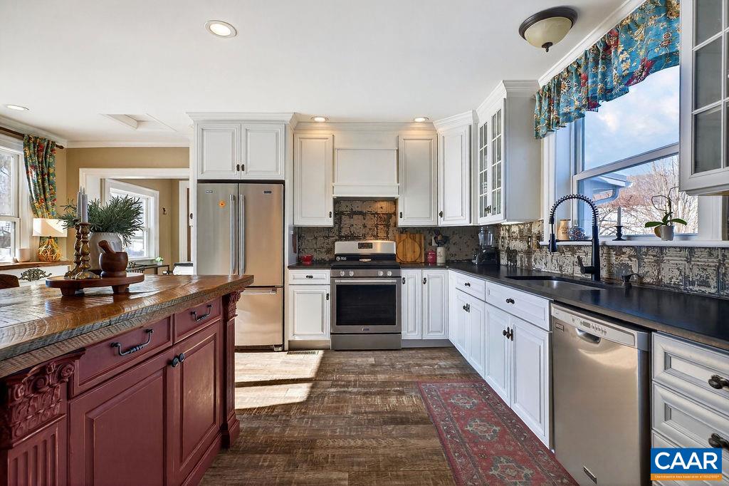 142 MT IDA LN, STAUNTON, Virginia 24401, 5 Bedrooms Bedrooms, ,3 BathroomsBathrooms,Residential,142 MT IDA LN,674243 MLS # 674243