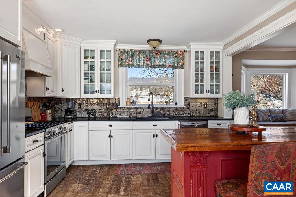 142 MT IDA LN, STAUNTON, Virginia 24401, 5 Bedrooms Bedrooms, ,3 BathroomsBathrooms,Residential,142 MT IDA LN,674243 MLS # 674243