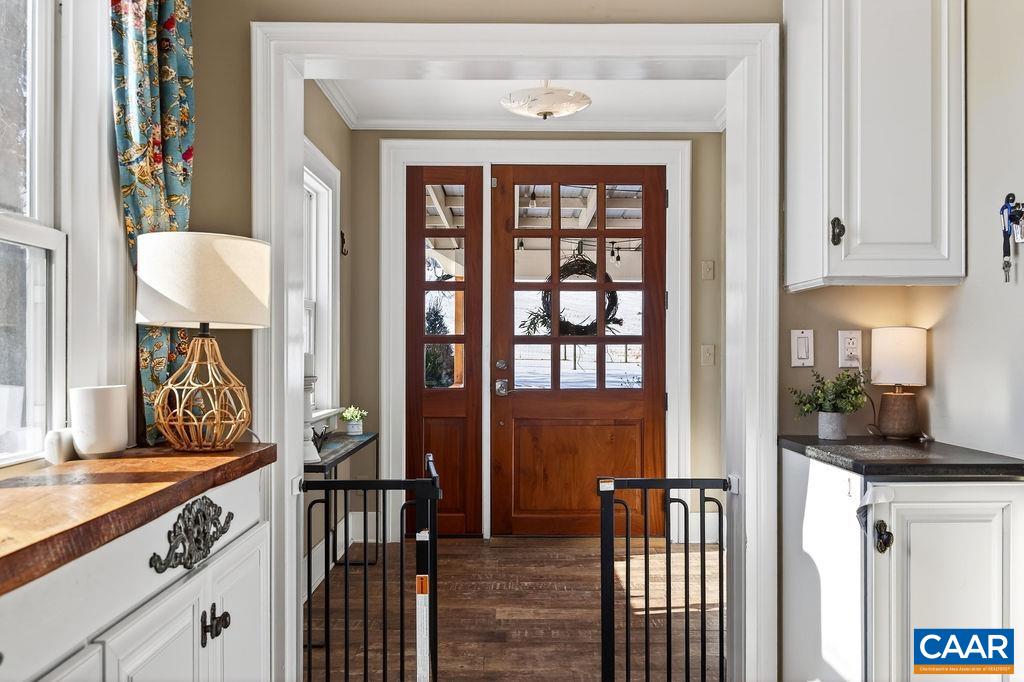 142 MT IDA LN, STAUNTON, Virginia 24401, 5 Bedrooms Bedrooms, ,3 BathroomsBathrooms,Residential,142 MT IDA LN,674243 MLS # 674243