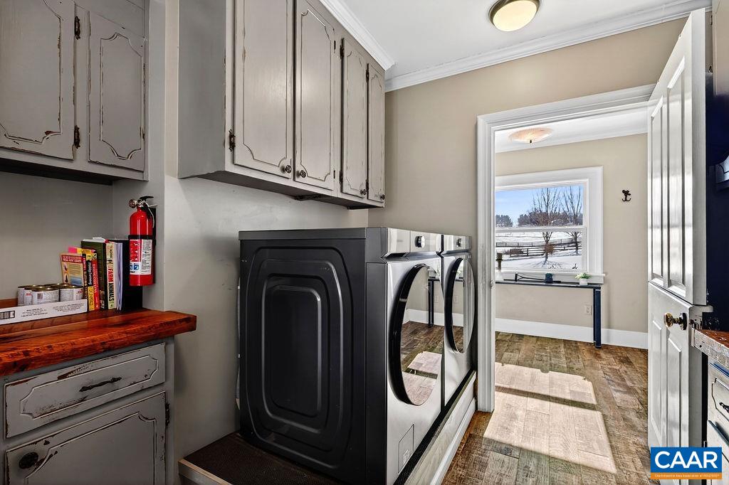 142 MT IDA LN, STAUNTON, Virginia 24401, 5 Bedrooms Bedrooms, ,3 BathroomsBathrooms,Residential,142 MT IDA LN,674243 MLS # 674243