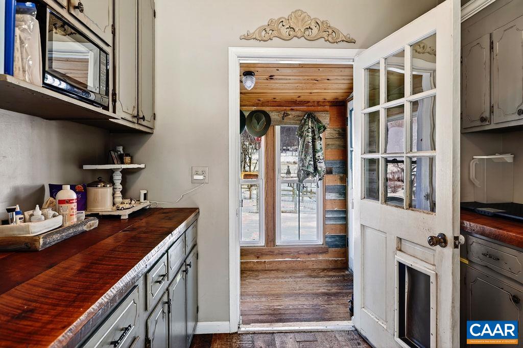 142 MT IDA LN, STAUNTON, Virginia 24401, 5 Bedrooms Bedrooms, ,3 BathroomsBathrooms,Residential,142 MT IDA LN,674243 MLS # 674243