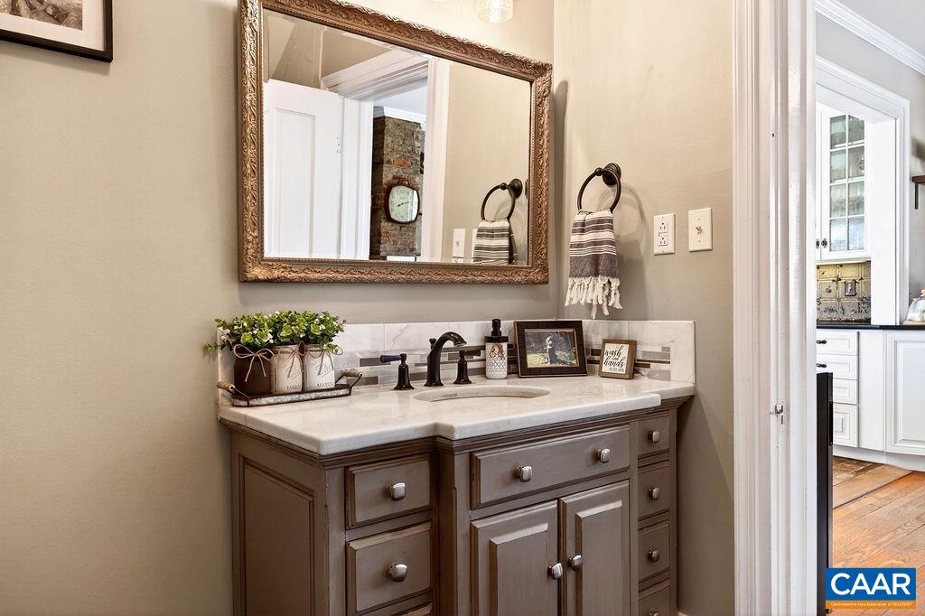 142 MT IDA LN, STAUNTON, Virginia 24401, 5 Bedrooms Bedrooms, ,3 BathroomsBathrooms,Residential,142 MT IDA LN,674243 MLS # 674243