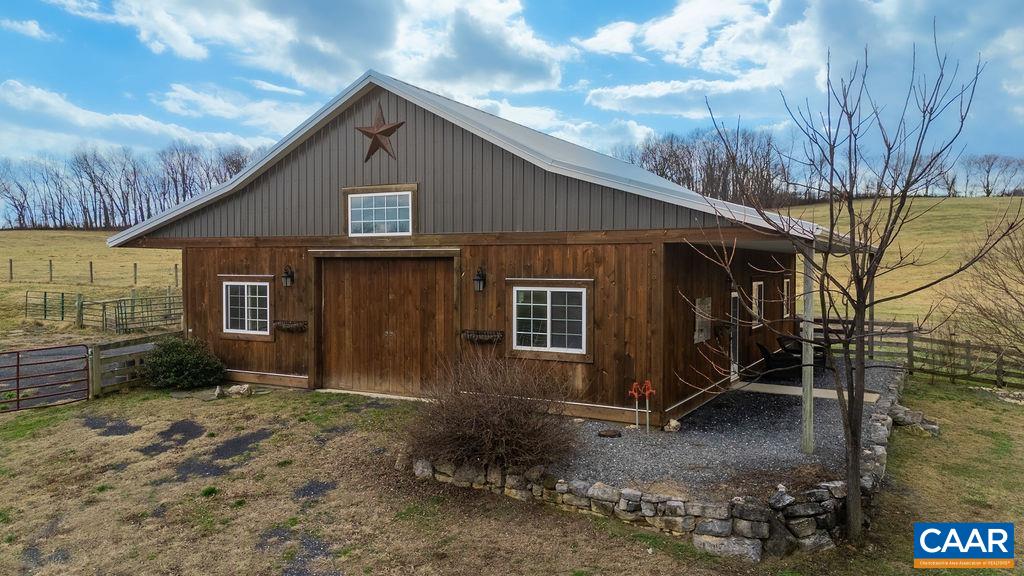 142 MT IDA LN, STAUNTON, Virginia 24401, 5 Bedrooms Bedrooms, ,3 BathroomsBathrooms,Residential,142 MT IDA LN,674243 MLS # 674243