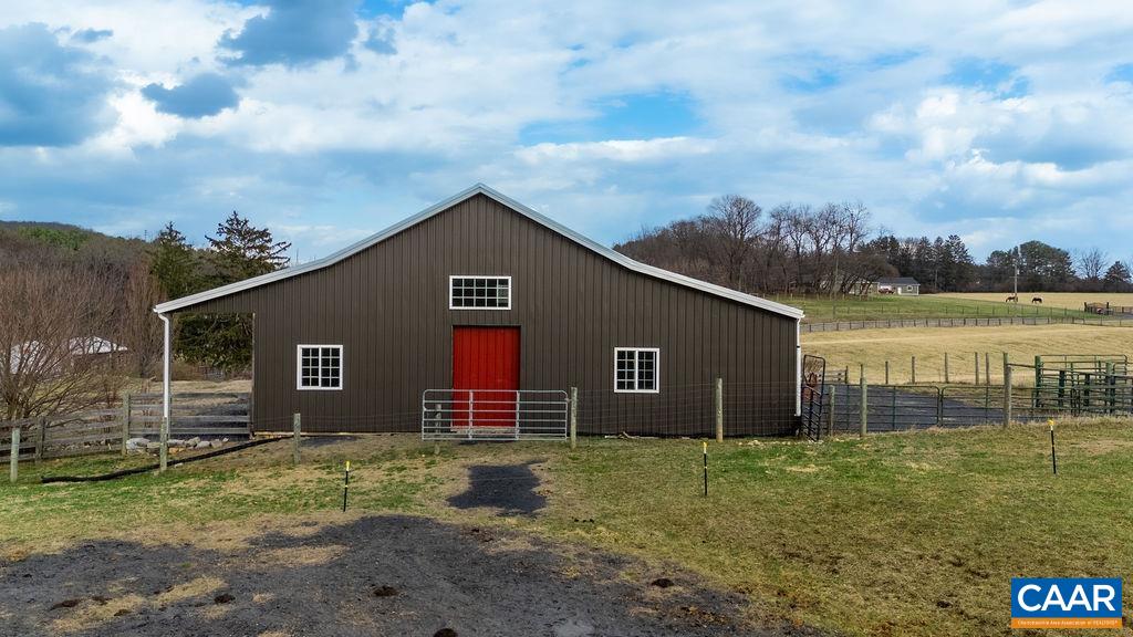 142 MT IDA LN, STAUNTON, Virginia 24401, 5 Bedrooms Bedrooms, ,3 BathroomsBathrooms,Residential,142 MT IDA LN,674243 MLS # 674243