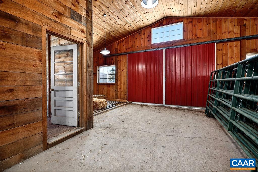 142 MT IDA LN, STAUNTON, Virginia 24401, 5 Bedrooms Bedrooms, ,3 BathroomsBathrooms,Residential,142 MT IDA LN,674243 MLS # 674243