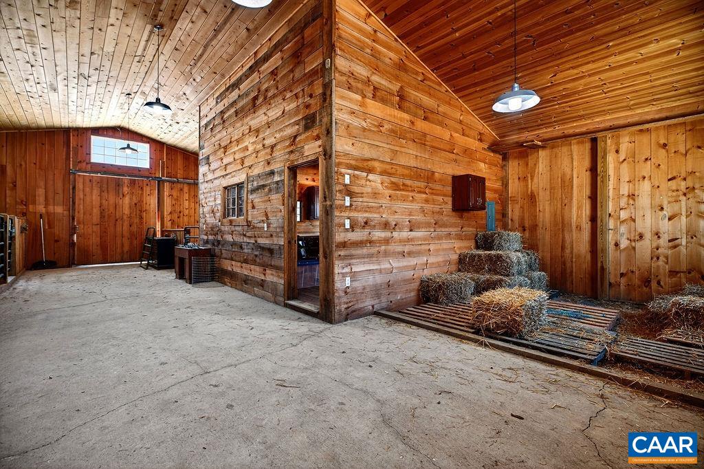 142 MT IDA LN, STAUNTON, Virginia 24401, 5 Bedrooms Bedrooms, ,3 BathroomsBathrooms,Residential,142 MT IDA LN,674243 MLS # 674243