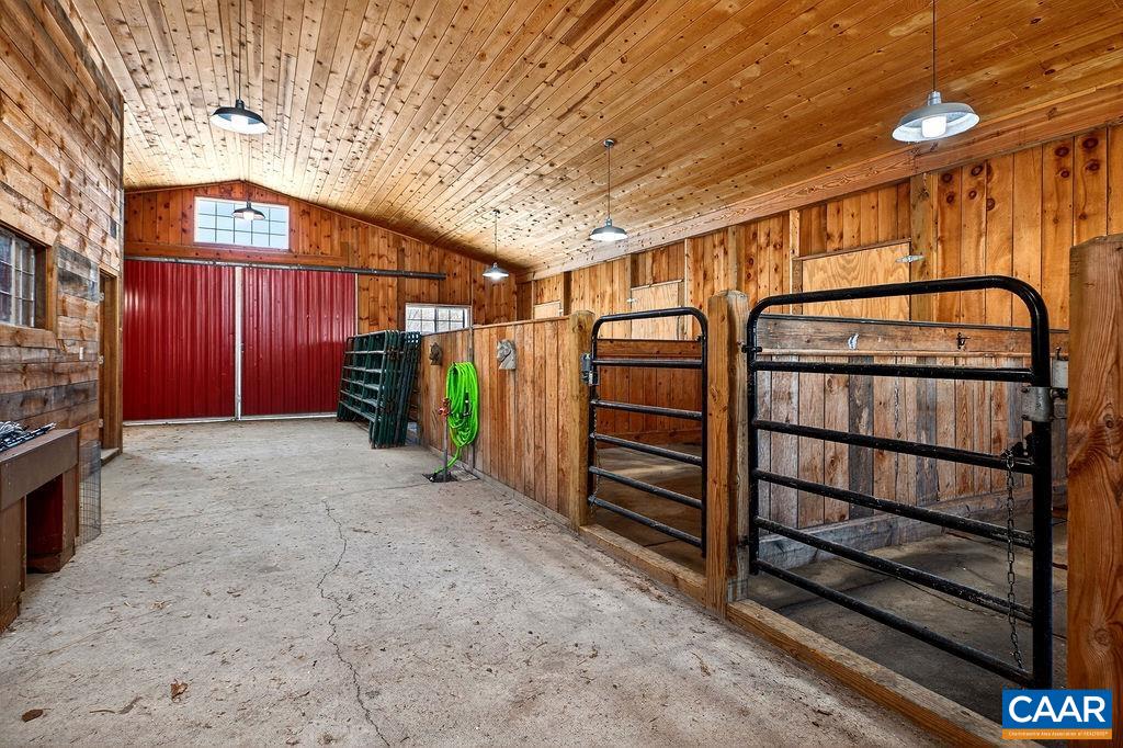 142 MT IDA LN, STAUNTON, Virginia 24401, 5 Bedrooms Bedrooms, ,3 BathroomsBathrooms,Residential,142 MT IDA LN,674243 MLS # 674243