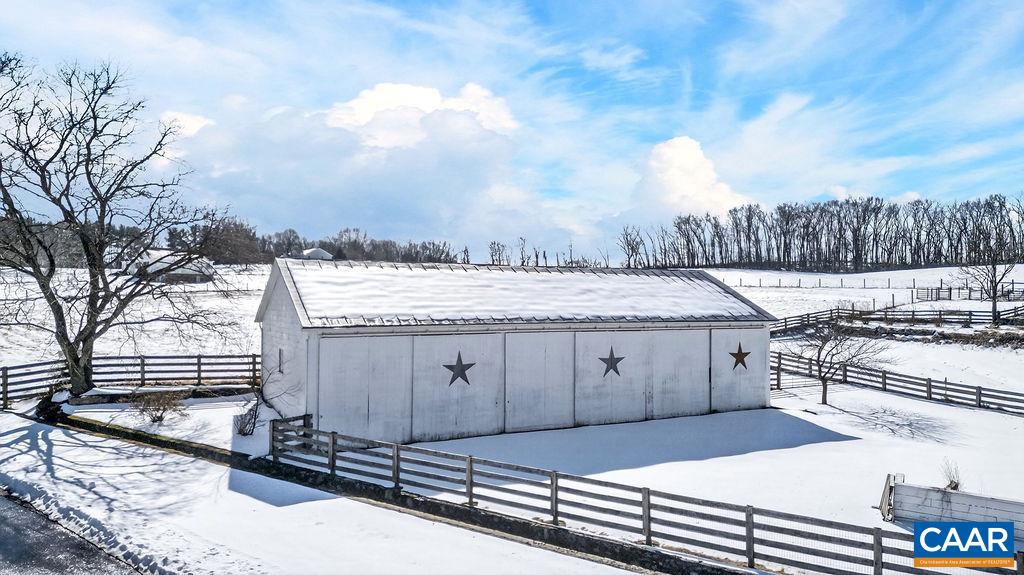 142 MT IDA LN, STAUNTON, Virginia 24401, 5 Bedrooms Bedrooms, ,3 BathroomsBathrooms,Residential,142 MT IDA LN,674243 MLS # 674243