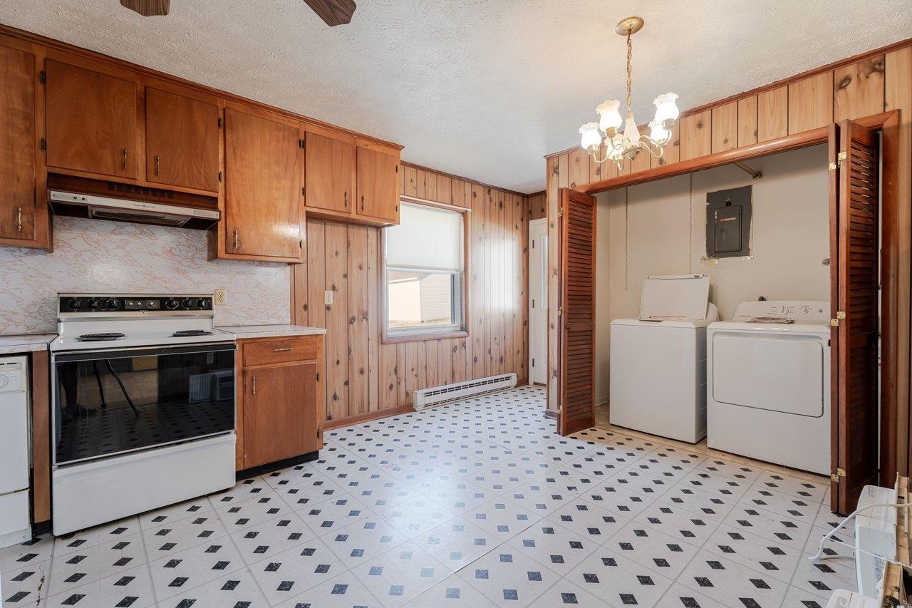 817 TENTH ST, SHENANDOAH, Virginia 22849, 3 Bedrooms Bedrooms, ,1 BathroomBathrooms,Residential,817 TENTH ST,674305 MLS # 674305