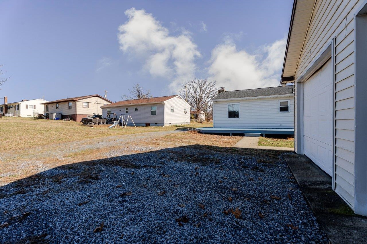 817 TENTH ST, SHENANDOAH, Virginia 22849, 3 Bedrooms Bedrooms, ,1 BathroomBathrooms,Residential,817 TENTH ST,674305 MLS # 674305