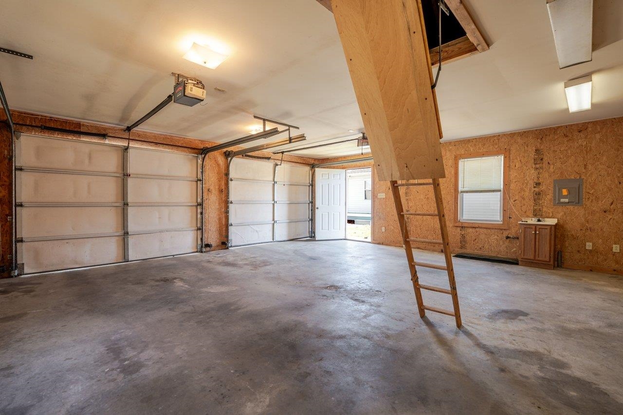 817 TENTH ST, SHENANDOAH, Virginia 22849, 3 Bedrooms Bedrooms, ,1 BathroomBathrooms,Residential,817 TENTH ST,674305 MLS # 674305