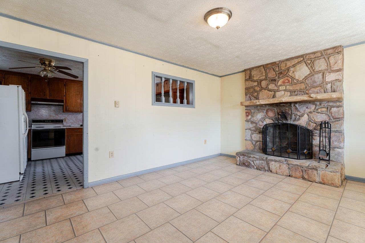 817 TENTH ST, SHENANDOAH, Virginia 22849, 3 Bedrooms Bedrooms, ,1 BathroomBathrooms,Residential,817 TENTH ST,674305 MLS # 674305