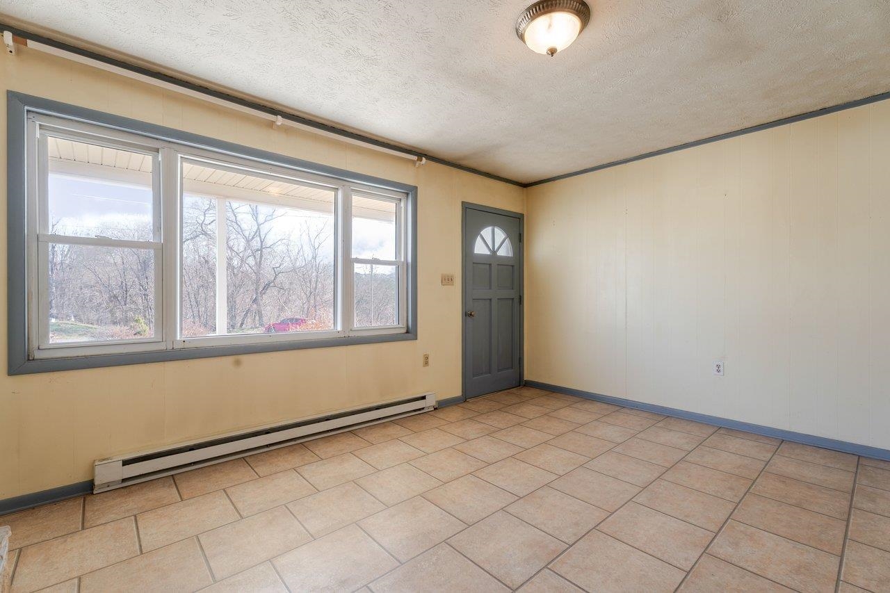 817 TENTH ST, SHENANDOAH, Virginia 22849, 3 Bedrooms Bedrooms, ,1 BathroomBathrooms,Residential,817 TENTH ST,674305 MLS # 674305