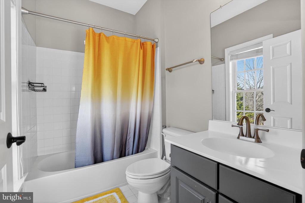 6827 TANGLEWOOD DR, WARRENTON, Virginia, 5 Bedrooms Bedrooms, ,4 BathroomsBathrooms,Residential,6827 TANGLEWOOD DR,VAFQ2020566 MLS # VAFQ2020566