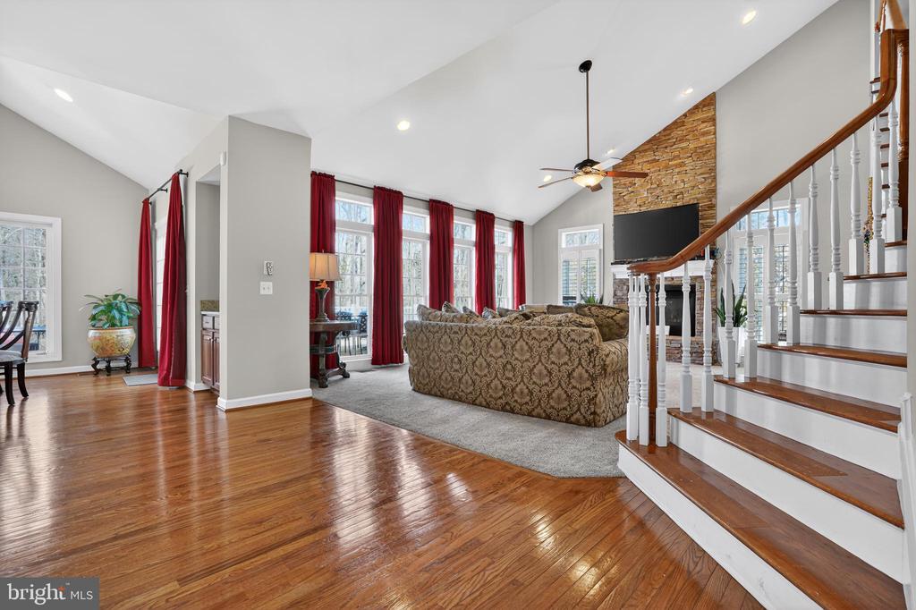 6827 TANGLEWOOD DR, WARRENTON, Virginia, 5 Bedrooms Bedrooms, ,4 BathroomsBathrooms,Residential,6827 TANGLEWOOD DR,VAFQ2020566 MLS # VAFQ2020566