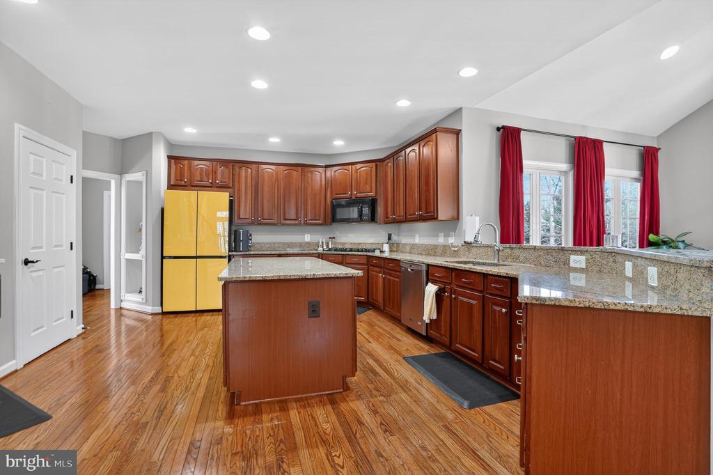 6827 TANGLEWOOD DR, WARRENTON, Virginia, 5 Bedrooms Bedrooms, ,4 BathroomsBathrooms,Residential,6827 TANGLEWOOD DR,VAFQ2020566 MLS # VAFQ2020566