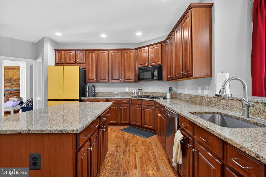 6827 TANGLEWOOD DR, WARRENTON, Virginia, 5 Bedrooms Bedrooms, ,4 BathroomsBathrooms,Residential,6827 TANGLEWOOD DR,VAFQ2020566 MLS # VAFQ2020566