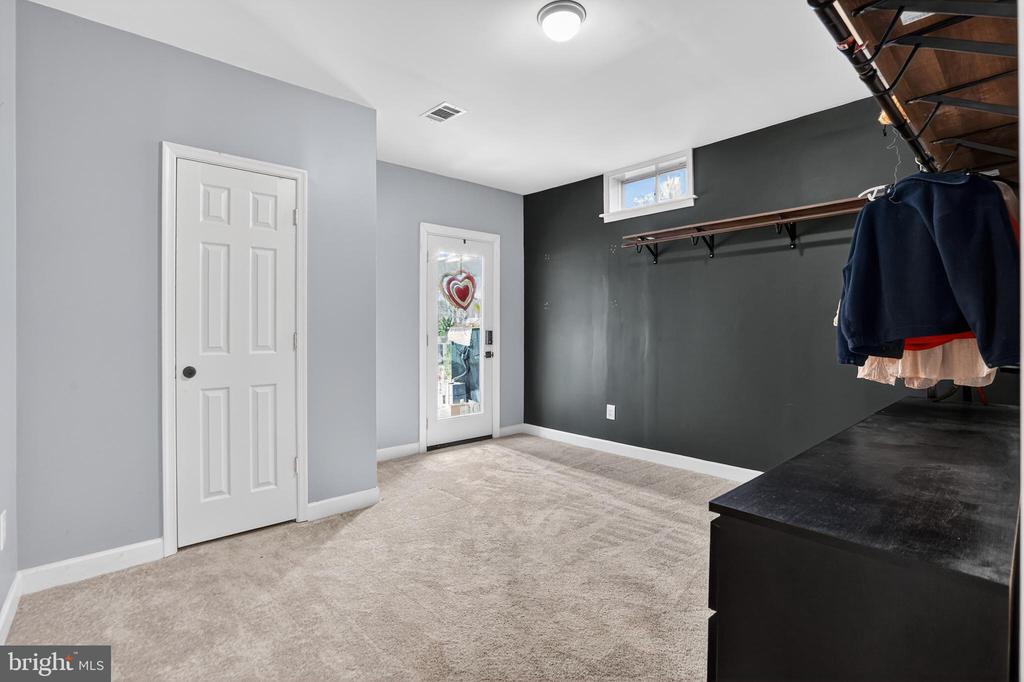 6827 TANGLEWOOD DR, WARRENTON, Virginia, 5 Bedrooms Bedrooms, ,4 BathroomsBathrooms,Residential,6827 TANGLEWOOD DR,VAFQ2020566 MLS # VAFQ2020566