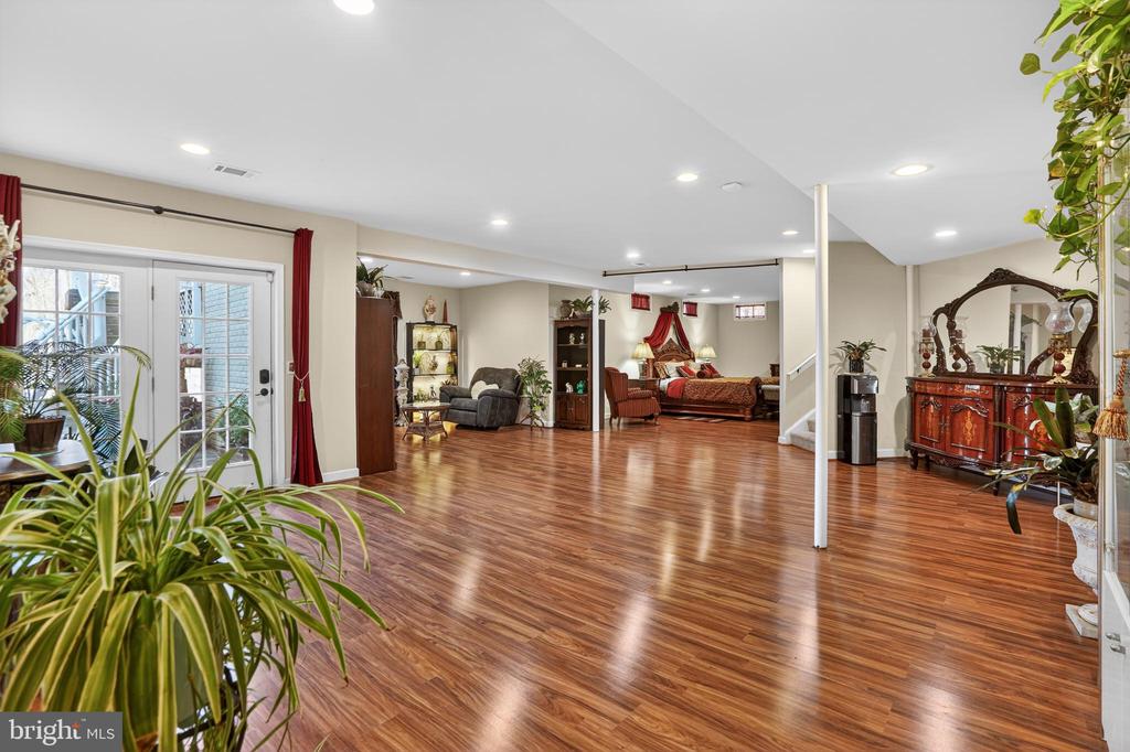 6827 TANGLEWOOD DR, WARRENTON, Virginia, 5 Bedrooms Bedrooms, ,4 BathroomsBathrooms,Residential,6827 TANGLEWOOD DR,VAFQ2020566 MLS # VAFQ2020566