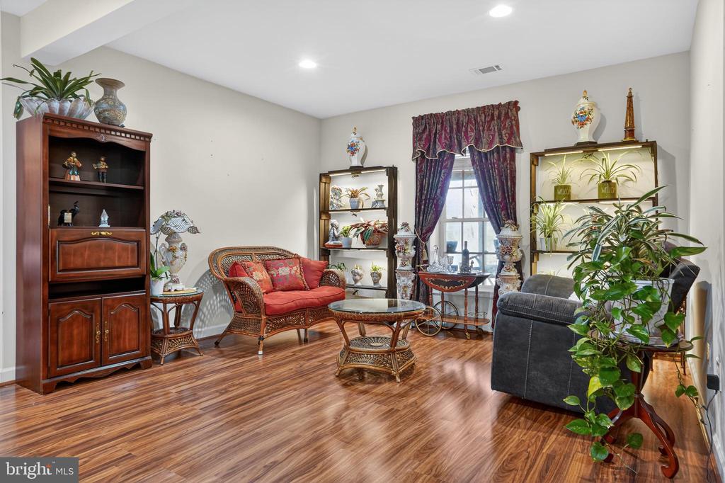 6827 TANGLEWOOD DR, WARRENTON, Virginia, 5 Bedrooms Bedrooms, ,4 BathroomsBathrooms,Residential,6827 TANGLEWOOD DR,VAFQ2020566 MLS # VAFQ2020566