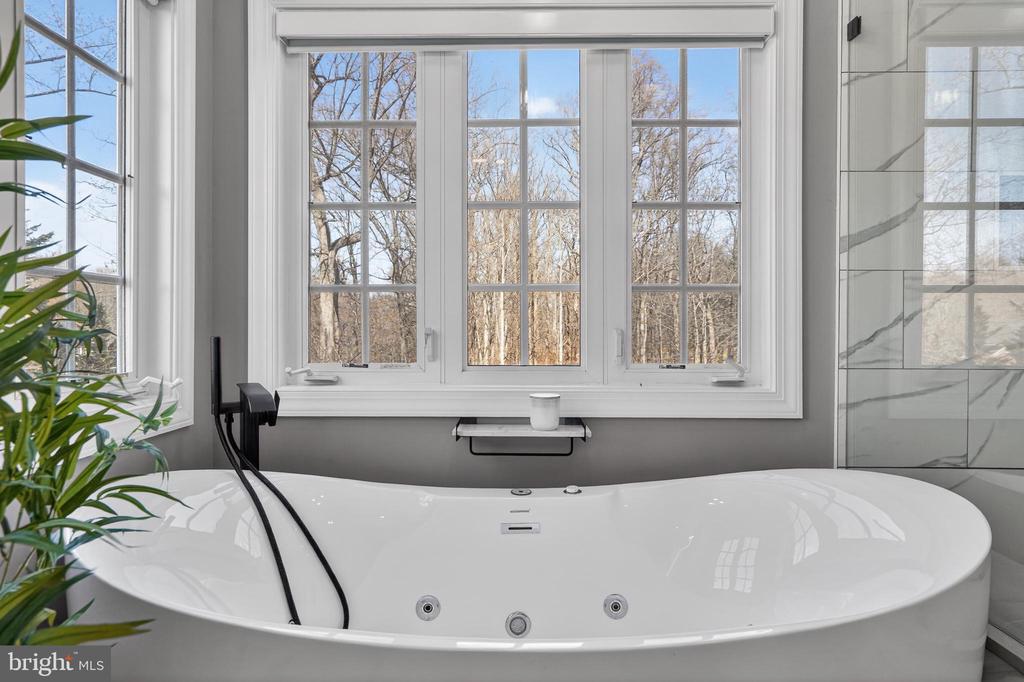 6827 TANGLEWOOD DR, WARRENTON, Virginia, 5 Bedrooms Bedrooms, ,4 BathroomsBathrooms,Residential,6827 TANGLEWOOD DR,VAFQ2020566 MLS # VAFQ2020566