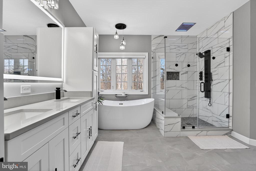 6827 TANGLEWOOD DR, WARRENTON, Virginia, 5 Bedrooms Bedrooms, ,4 BathroomsBathrooms,Residential,6827 TANGLEWOOD DR,VAFQ2020566 MLS # VAFQ2020566