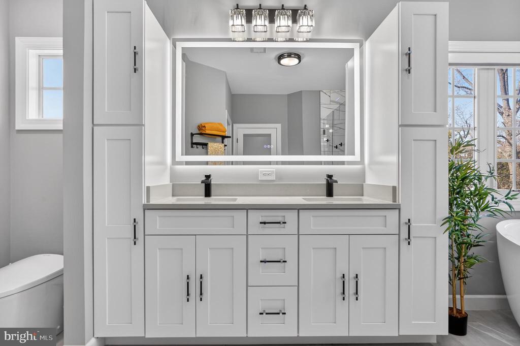 6827 TANGLEWOOD DR, WARRENTON, Virginia, 5 Bedrooms Bedrooms, ,4 BathroomsBathrooms,Residential,6827 TANGLEWOOD DR,VAFQ2020566 MLS # VAFQ2020566