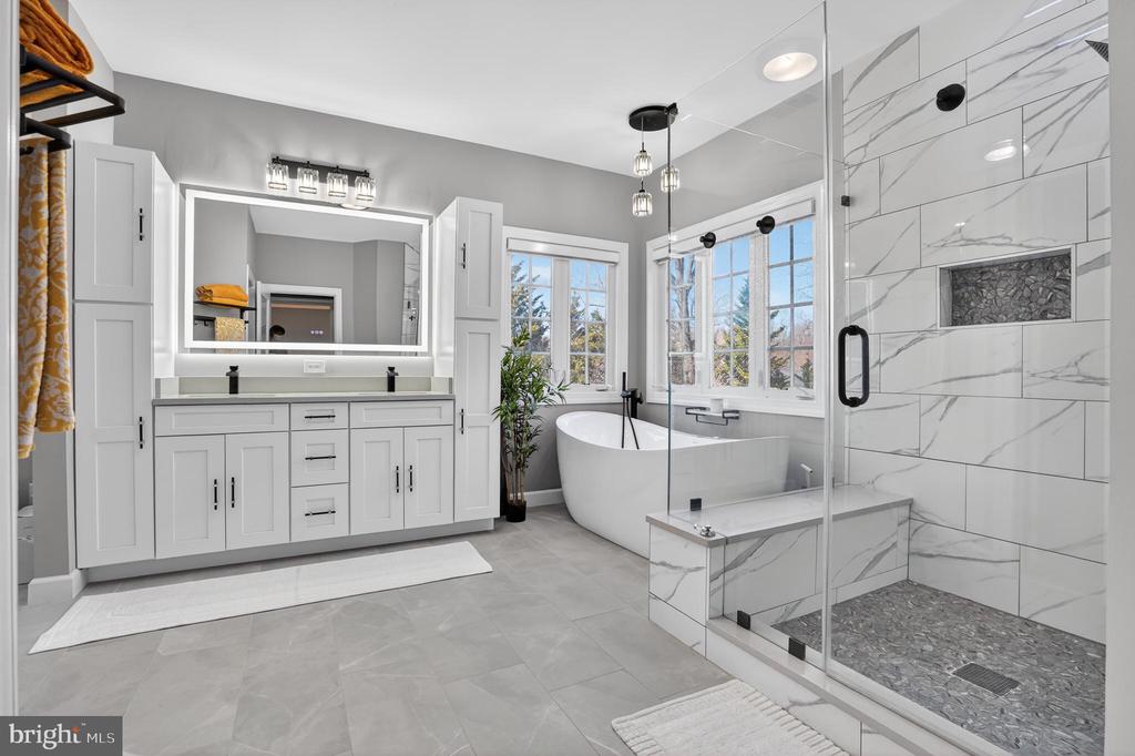 6827 TANGLEWOOD DR, WARRENTON, Virginia, 5 Bedrooms Bedrooms, ,4 BathroomsBathrooms,Residential,6827 TANGLEWOOD DR,VAFQ2020566 MLS # VAFQ2020566