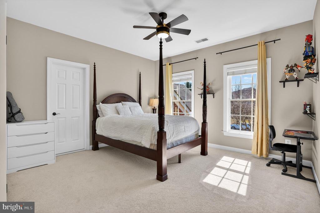 6827 TANGLEWOOD DR, WARRENTON, Virginia, 5 Bedrooms Bedrooms, ,4 BathroomsBathrooms,Residential,6827 TANGLEWOOD DR,VAFQ2020566 MLS # VAFQ2020566