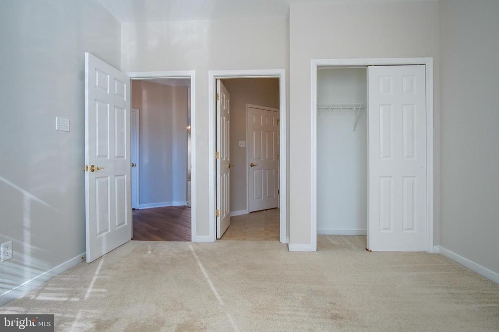 6507 HOLLY RIDGE, FREDERICKSBURG, Virginia 22407, 2 Bedrooms Bedrooms, ,2 BathroomsBathrooms,Residential,6507 HOLLY RIDGE,VASP2039978 MLS # VASP2039978