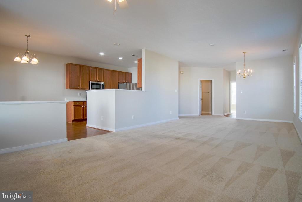 6507 HOLLY RIDGE, FREDERICKSBURG, Virginia 22407, 2 Bedrooms Bedrooms, ,2 BathroomsBathrooms,Residential,6507 HOLLY RIDGE,VASP2039978 MLS # VASP2039978