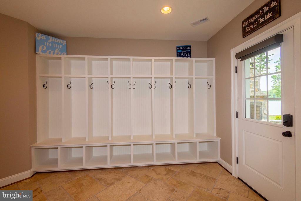 6604 MORNING DEW DR, MINERAL, Virginia 23117, 5 Bedrooms Bedrooms, ,4 BathroomsBathrooms,Residential,6604 MORNING DEW DR,VASP2040008 MLS # VASP2040008 6604 MORNING DEW DR, MINERAL, Virginia 23117, 5 Bedrooms Bedrooms, ,4 BathroomsBathrooms,Residential,6604 MORNING DEW DR,VASP2040008 MLS # VASP2040008