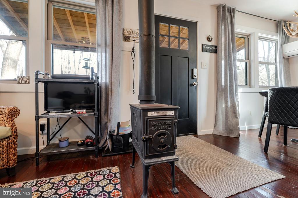 345 WILDWOOD LN, SHENANDOAH, Virginia 22849, 2 Bedrooms Bedrooms, ,1 BathroomBathrooms,Residential,345 WILDWOOD LN,VAPA2006140 MLS # VAPA2006140