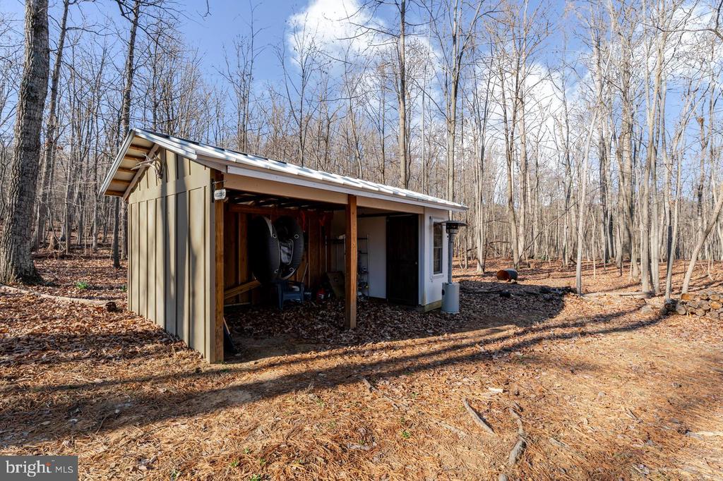 345 WILDWOOD LN, SHENANDOAH, Virginia 22849, 2 Bedrooms Bedrooms, ,1 BathroomBathrooms,Residential,345 WILDWOOD LN,VAPA2006140 MLS # VAPA2006140