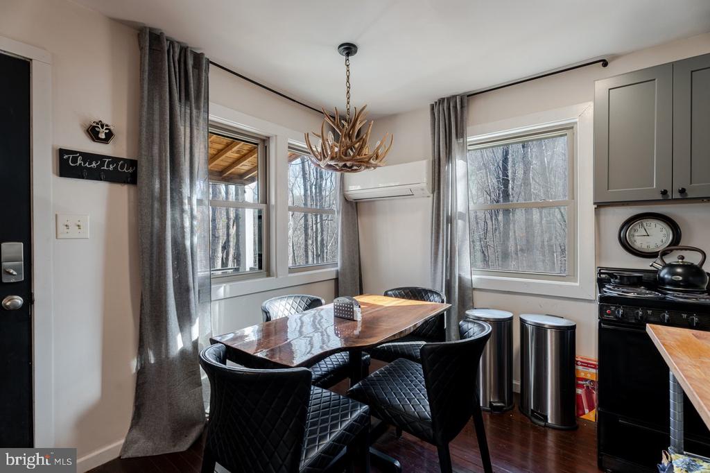 345 WILDWOOD LN, SHENANDOAH, Virginia 22849, 2 Bedrooms Bedrooms, ,1 BathroomBathrooms,Residential,345 WILDWOOD LN,VAPA2006140 MLS # VAPA2006140