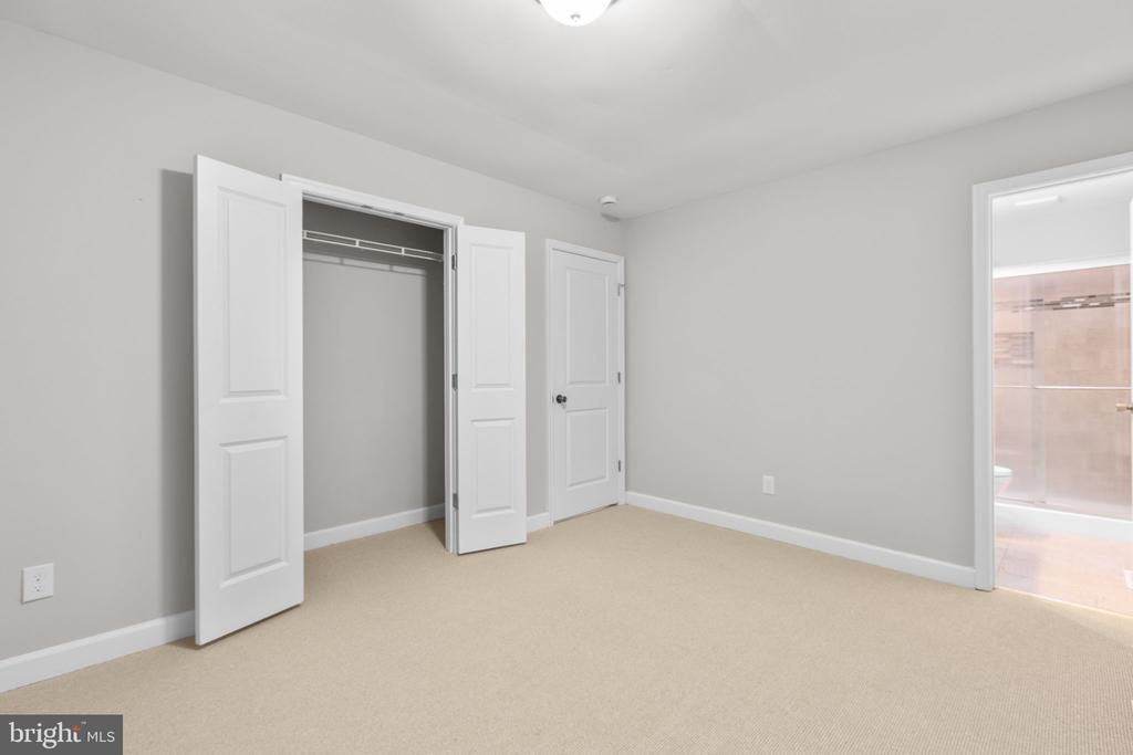 433 ALBANY ST, FREDERICKSBURG, Virginia 22407, 4 Bedrooms Bedrooms, ,3 BathroomsBathrooms,Residential,433 ALBANY ST,VASP2039948 MLS # VASP2039948