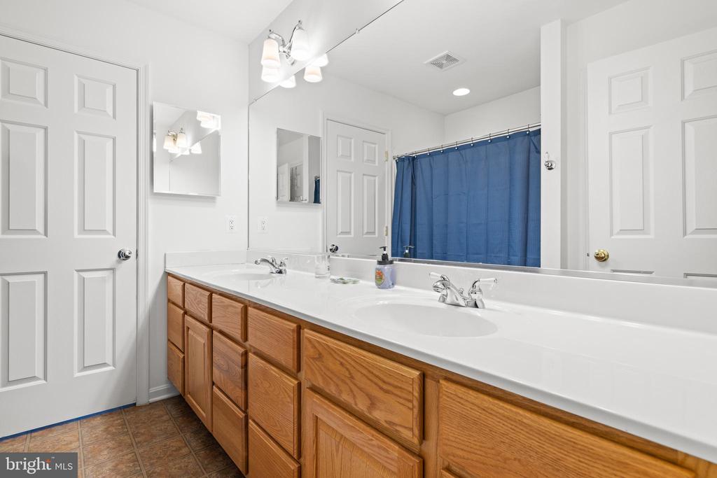 125 LAKE CT., BUMPASS, Virginia 23024, 4 Bedrooms Bedrooms, ,3 BathroomsBathrooms,Residential,125 LAKE CT.,VALA2009454 MLS # VALA2009454 125 LAKE CT., BUMPASS, Virginia 23024, 4 Bedrooms Bedrooms, ,3 BathroomsBathrooms,Residential,125 LAKE CT.,VALA2009454 MLS # VALA2009454