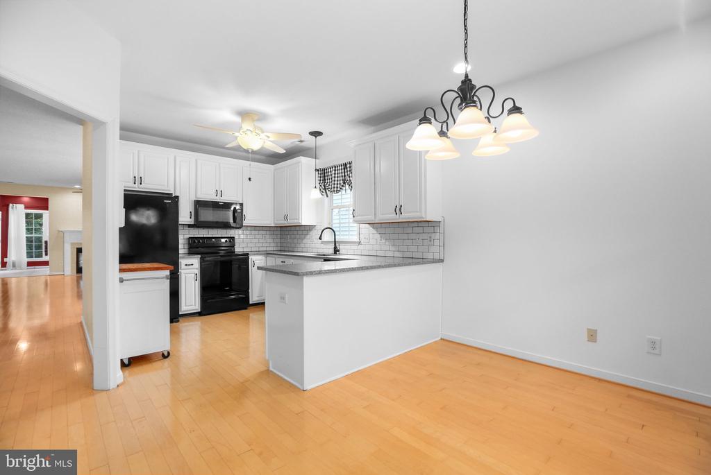 11921 LEGACY WOODS DR, FREDERICKSBURG, Virginia 22407, 3 Bedrooms Bedrooms, ,2 BathroomsBathrooms,Residential,11921 LEGACY WOODS DR,VASP2040018 MLS # VASP2040018