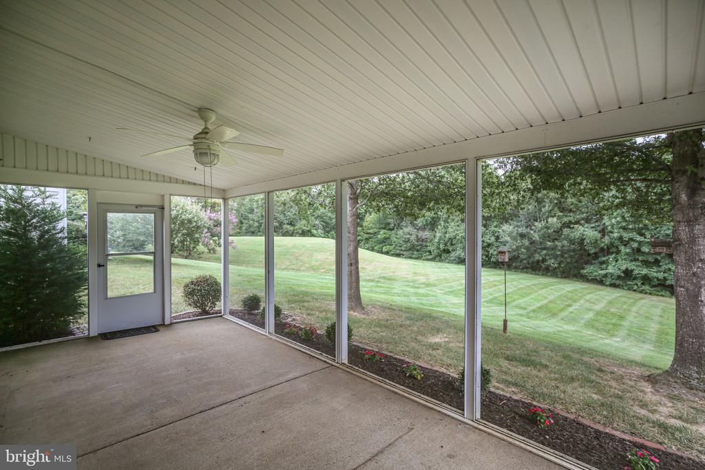 11921 LEGACY WOODS DR, FREDERICKSBURG, Virginia 22407, 3 Bedrooms Bedrooms, ,2 BathroomsBathrooms,Residential,11921 LEGACY WOODS DR,VASP2040018 MLS # VASP2040018