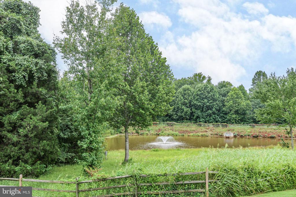 11921 LEGACY WOODS DR, FREDERICKSBURG, Virginia 22407, 3 Bedrooms Bedrooms, ,2 BathroomsBathrooms,Residential,11921 LEGACY WOODS DR,VASP2040018 MLS # VASP2040018