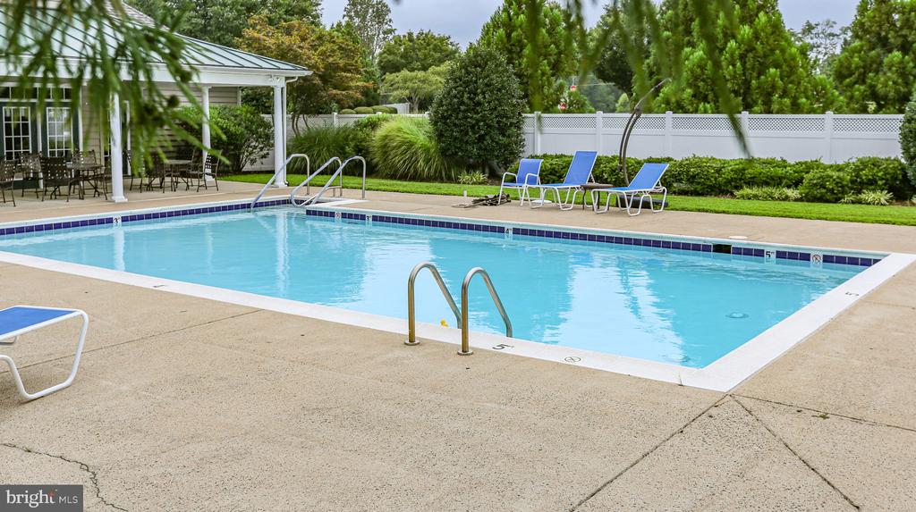 11921 LEGACY WOODS DR, FREDERICKSBURG, Virginia 22407, 3 Bedrooms Bedrooms, ,2 BathroomsBathrooms,Residential,11921 LEGACY WOODS DR,VASP2040018 MLS # VASP2040018