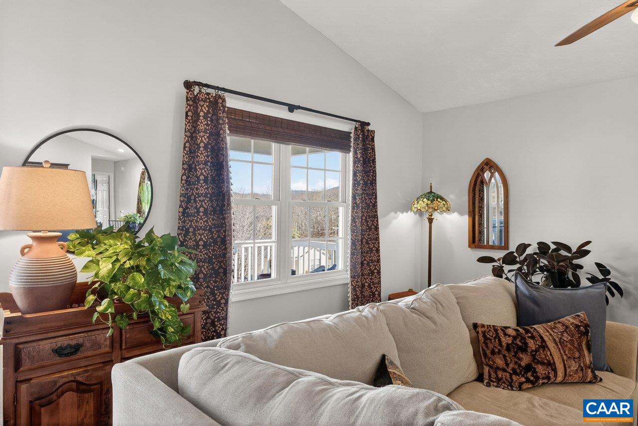 445 KIRBY AVE, WAYNESBORO, Virginia 22980, 3 Bedrooms Bedrooms, ,2 BathroomsBathrooms,Residential,445 Kirby Ave,445 KIRBY AVE,672726 MLS # 672726