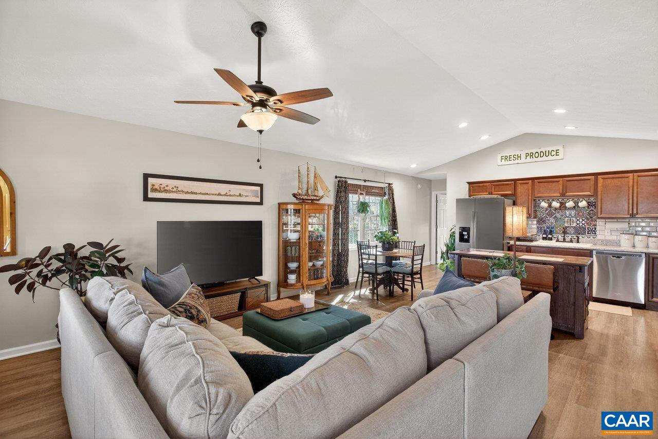 445 KIRBY AVE, WAYNESBORO, Virginia 22980, 3 Bedrooms Bedrooms, ,2 BathroomsBathrooms,Residential,445 Kirby Ave,445 KIRBY AVE,672726 MLS # 672726