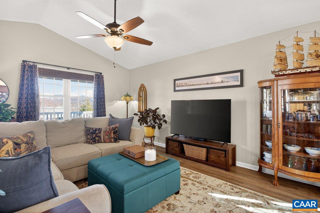 445 KIRBY AVE, WAYNESBORO, Virginia 22980, 3 Bedrooms Bedrooms, ,2 BathroomsBathrooms,Residential,445 Kirby Ave,445 KIRBY AVE,672726 MLS # 672726