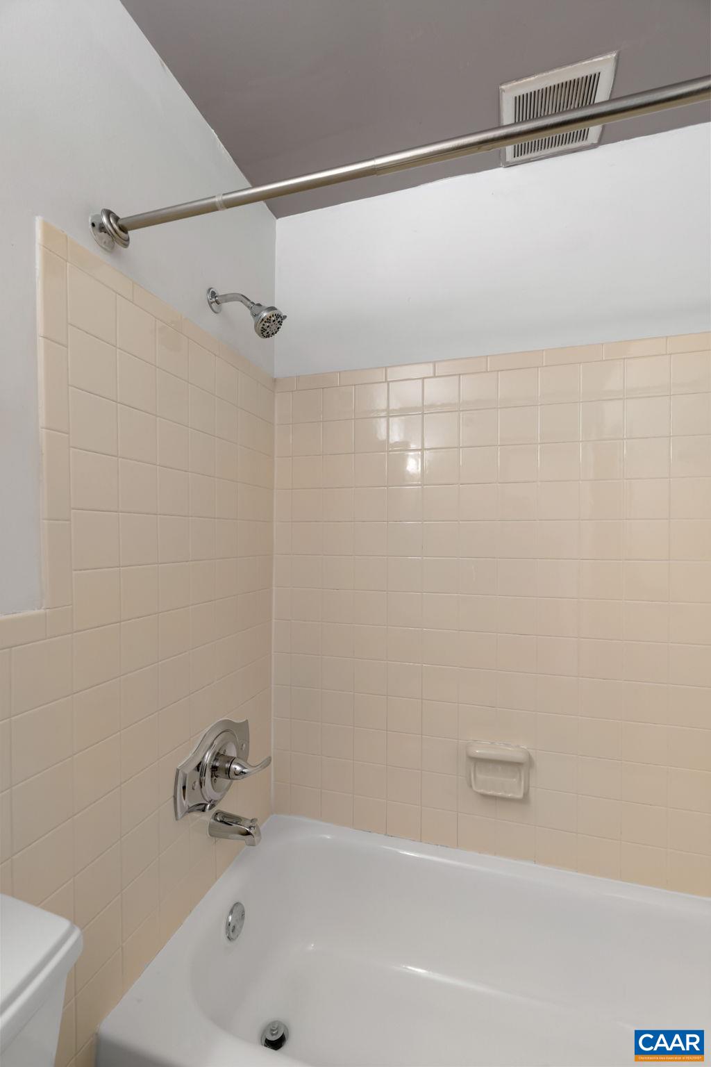 2527 HYDRAULIC RD, CHARLOTTESVILLE, Virginia 22901, 2 Bedrooms Bedrooms, ,1 BathroomBathrooms,Residential,2527 HYDRAULIC RD,673016 MLS # 673016