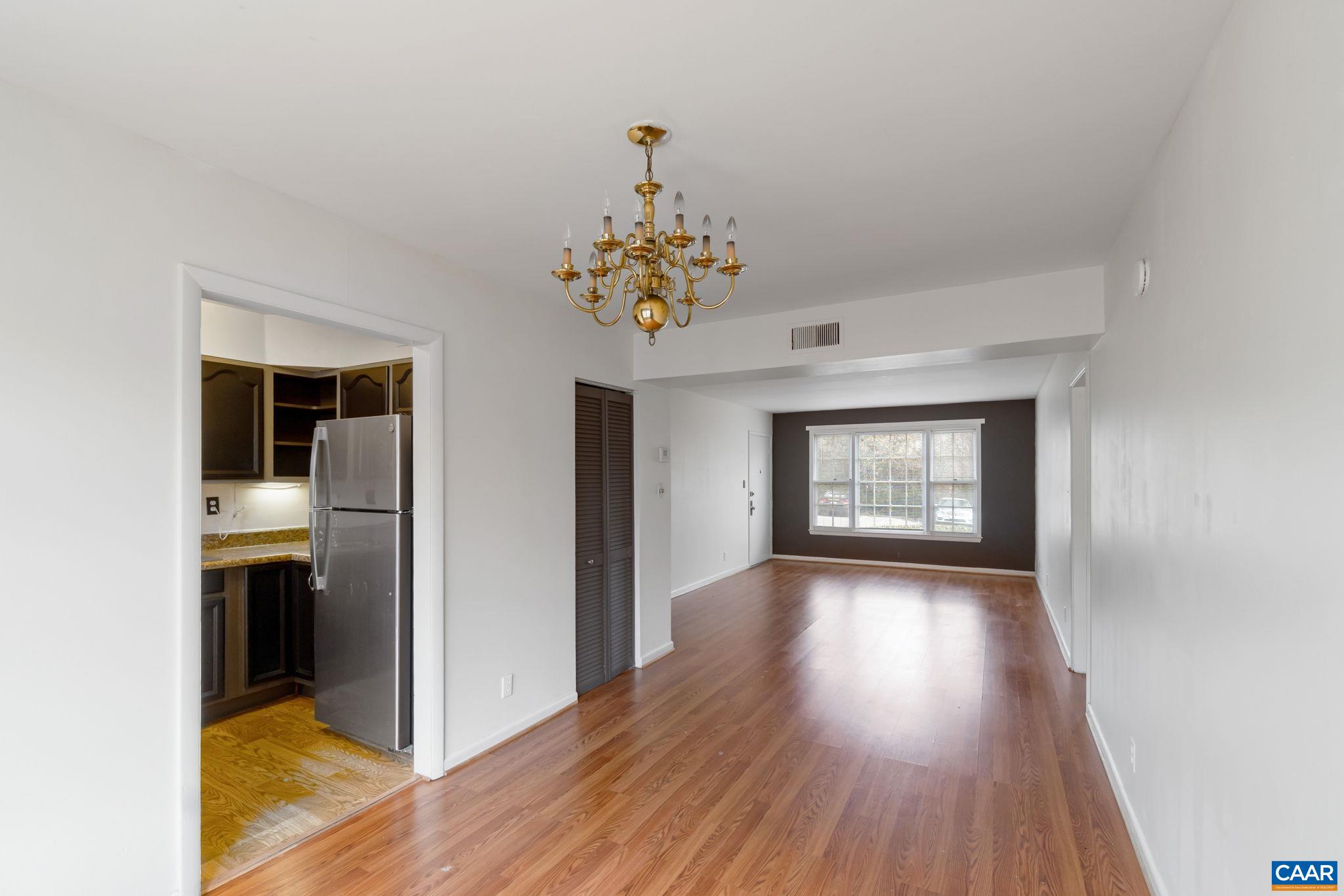 2527 HYDRAULIC RD, CHARLOTTESVILLE, Virginia 22901, 2 Bedrooms Bedrooms, ,1 BathroomBathrooms,Residential,2527 HYDRAULIC RD,673016 MLS # 673016