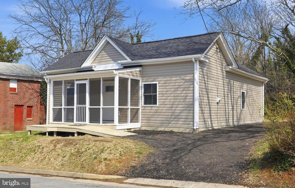 302 DEPOT ST, GORDONSVILLE, Virginia 22942, 2 Bedrooms Bedrooms, ,2 BathroomsBathrooms,Residential,302 DEPOT ST,VAOR2013450 MLS # VAOR2013450