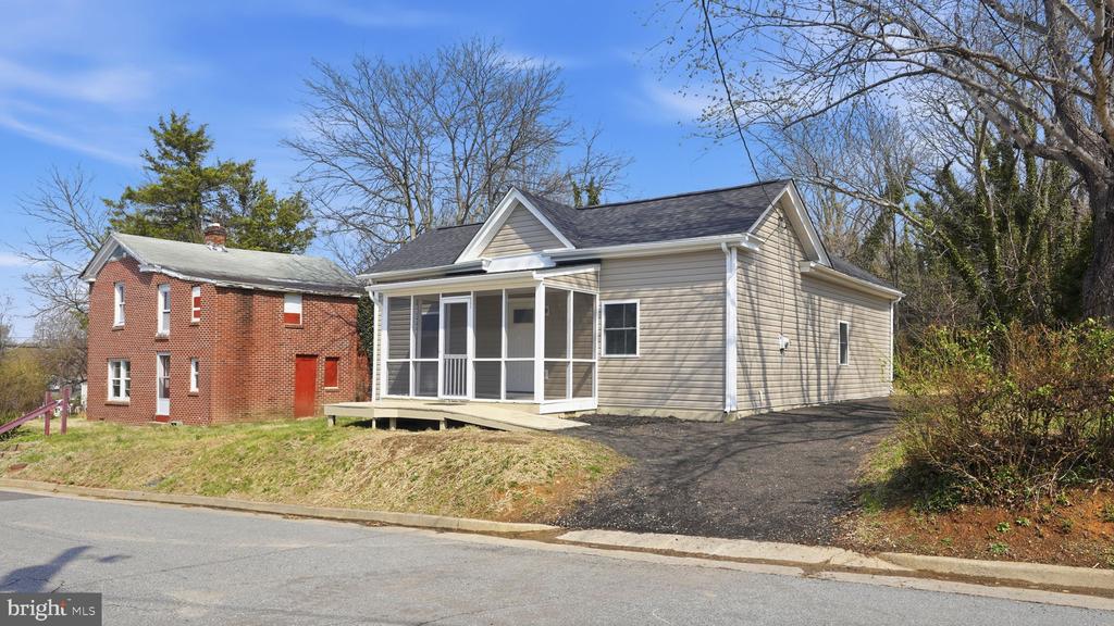 302 DEPOT ST, GORDONSVILLE, Virginia 22942, 2 Bedrooms Bedrooms, ,2 BathroomsBathrooms,Residential,302 DEPOT ST,VAOR2013450 MLS # VAOR2013450