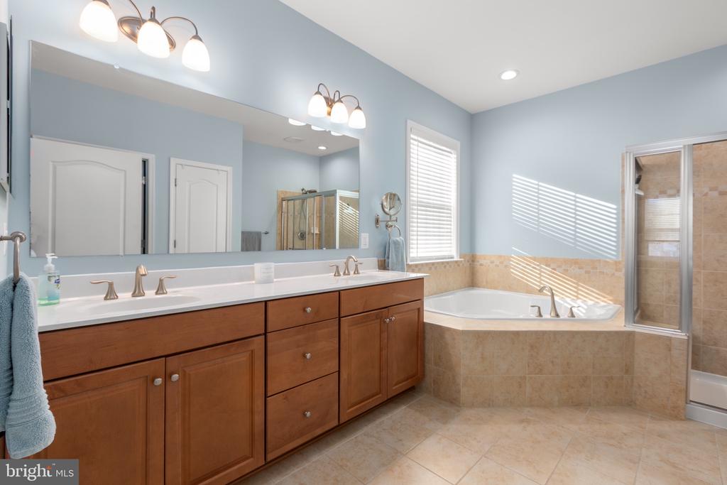 9800 BALLS BLUFF DR, FREDERICKSBURG, Virginia 22407, 4 Bedrooms Bedrooms, ,3 BathroomsBathrooms,Residential,9800 BALLS BLUFF DR,VASP2039920 MLS # VASP2039920